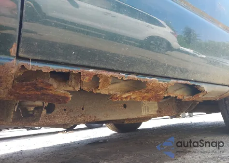 2005 Chevrolet Silverado 1500 Work Truck from USA, damaged, VIN 1GCEC14X75Z145436